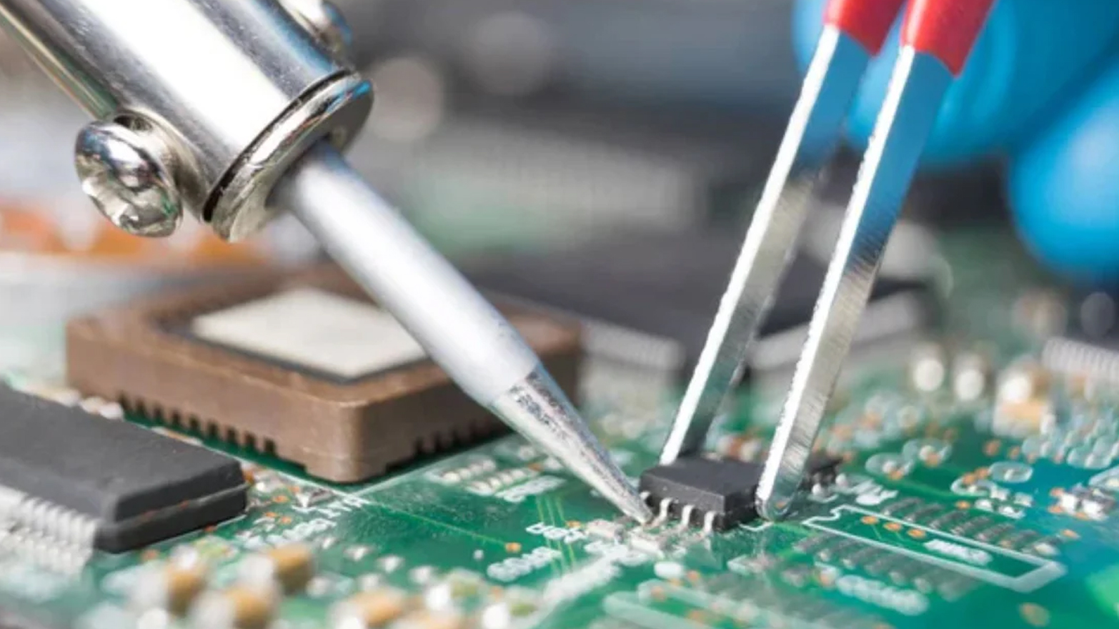 Reparación vs. Mantenimiento en Sistemas de Seguridad Electrónica: ¿Cuál es la diferencia y por qué es importante?